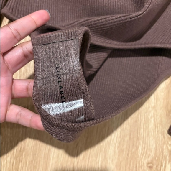 JLUXLABEL Brown Turtleneck Sweater with Knit Texture - Picture 4 of 4